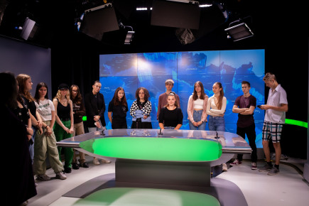 JSNS Media Literacy Weeks, Czech TV excursion, Tišnov Gymnasium. Photo by Eva Drbalová