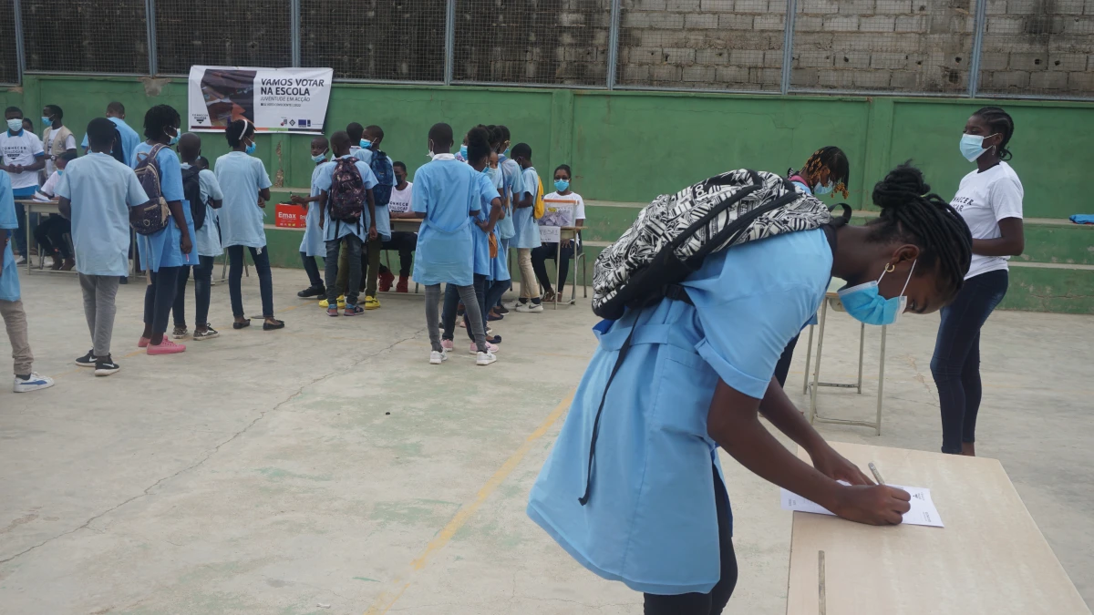 School elections in Angola lead students to active citizenship 🙋🏾 🙋🏾♂️