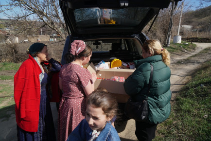 “When there is peace, we will go home to Odesa”. A Roma organisation is helping Ukrainian refugees in Moldova.