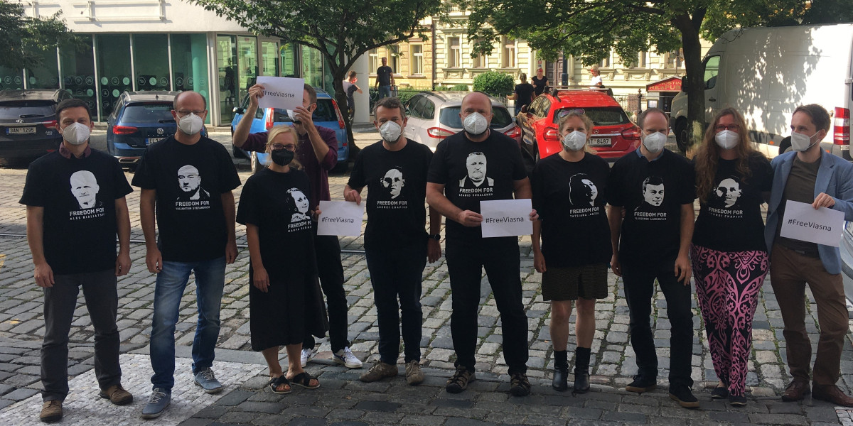 Members of People in Needs´s Executive Board demanding the release of Viasna members in 2021.