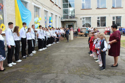 Helping Ukrainian children return to school