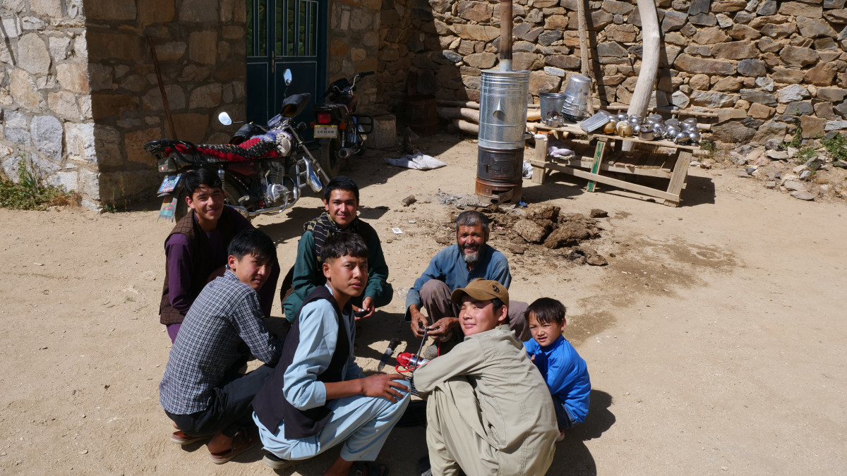 We support Afghans with cash assistance