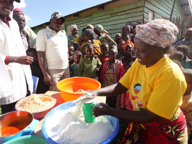 There are more than 5 million displaced people in DR Congo. We help them to improve their health and nutrition