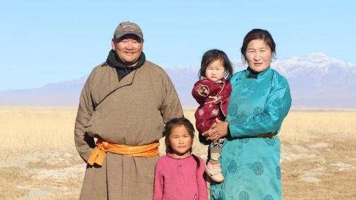 “I was able to buy food and essential items I couldn´t afford before.” We supported Mongolian herders during harsh winters  