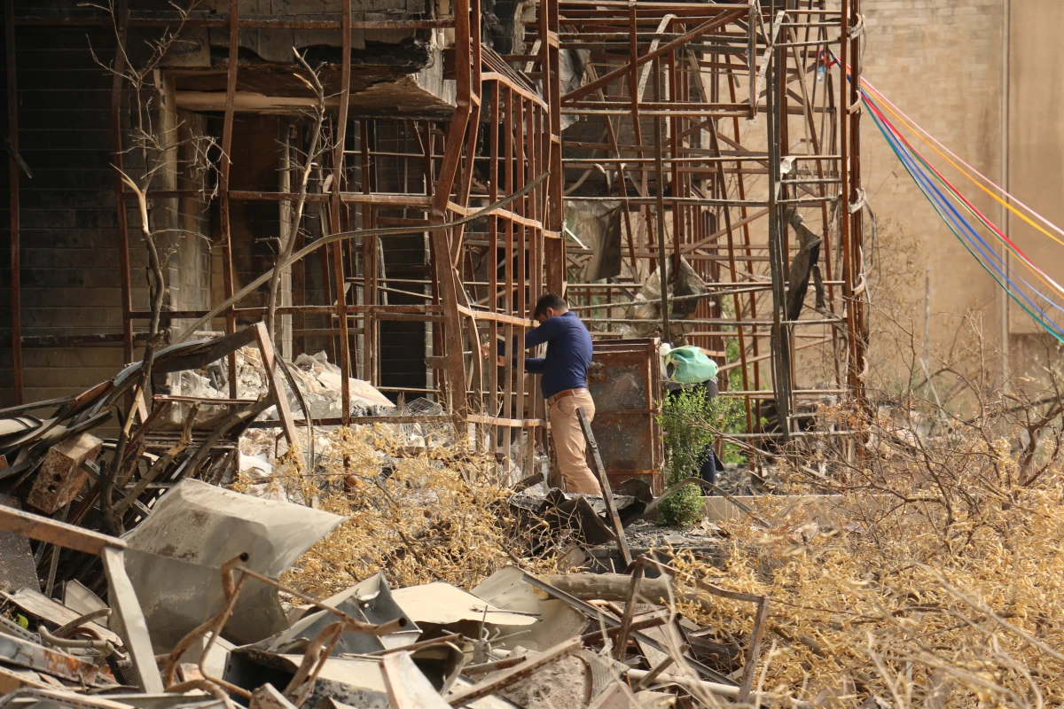 The war ravaged the library of Mosul University. The Czechs want to return the center of education to the Iraqi people