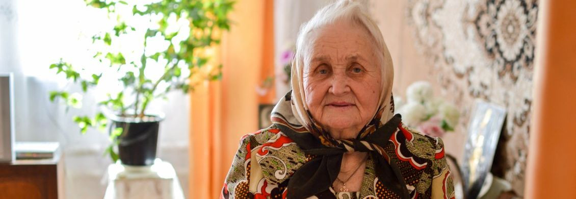 Antonina Mikhailovna celebrates her 90th birthday on the frontline in eastern Ukraine